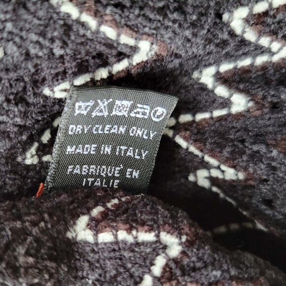 Missoni Unisex Made in Italy Chevron Black, Gray & White Fringed Knit Scarf - Picture 5 of 5